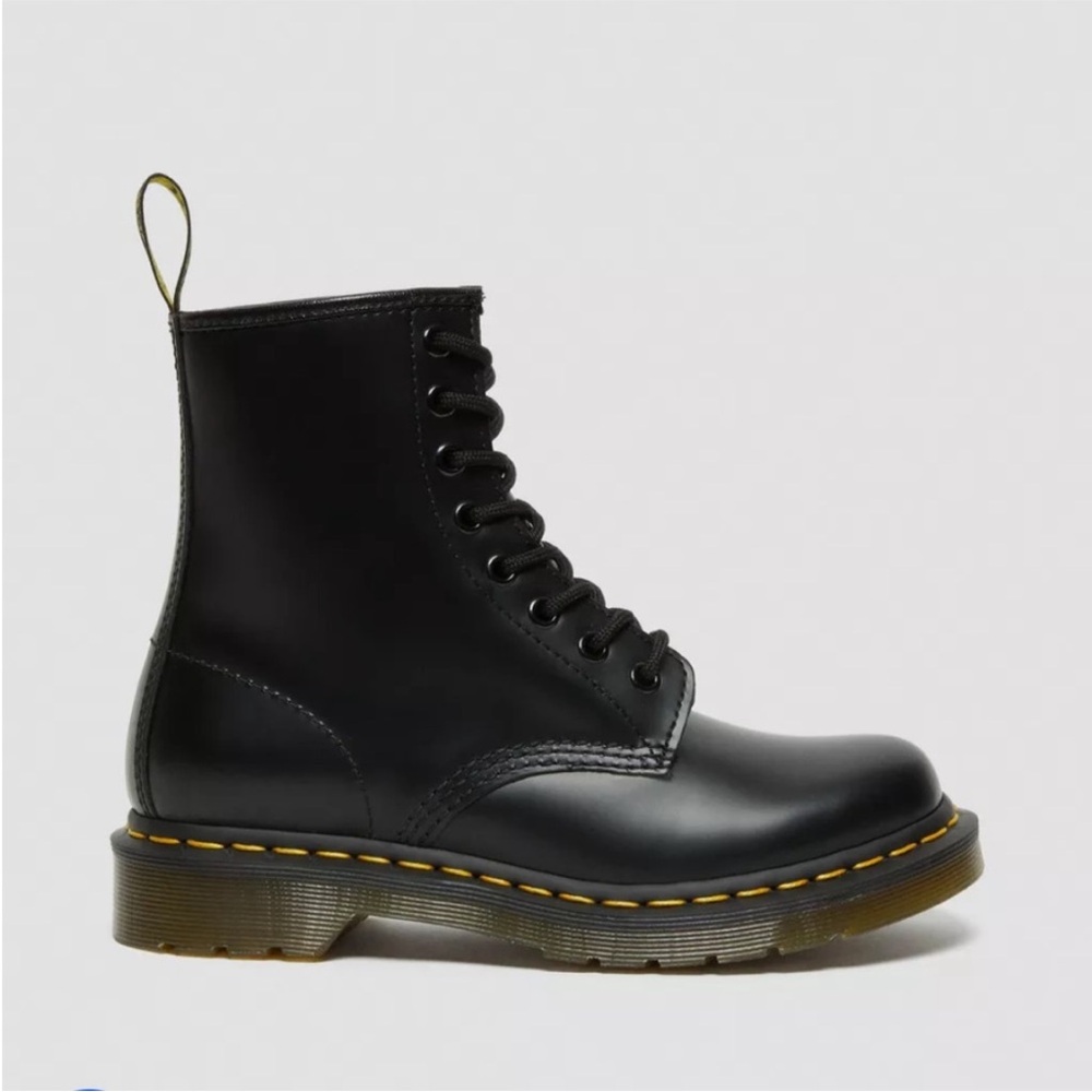 NWOT Dr. Martens | Women’s Black Lace Up Sooth Finish Leather The Original Boots